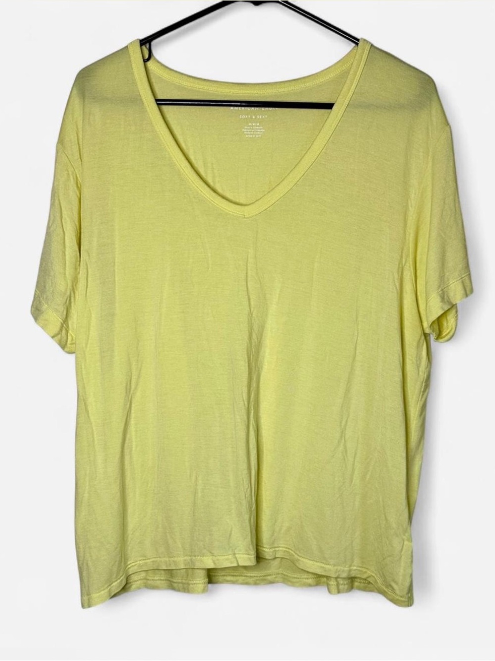 American Eagle Soft & Sexy Yellow V-Neck Tee - Size Medium